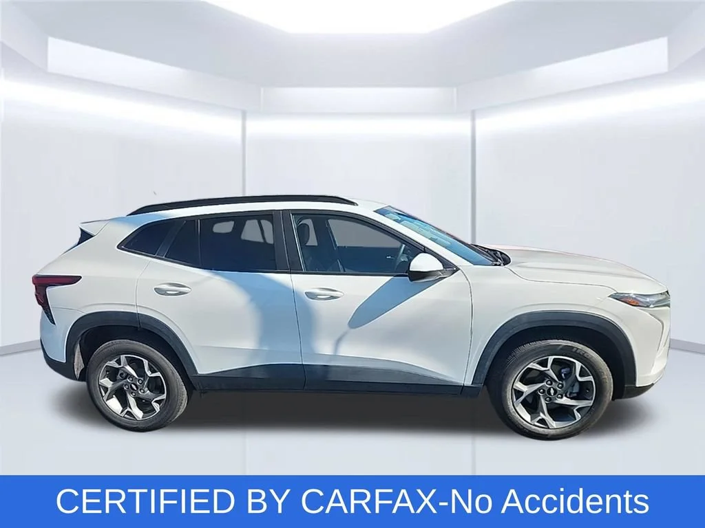 Used 2025 Chevrolet Trax LT with VIN KL77LHEP0SC226564 for sale in Northfield, Minnesota