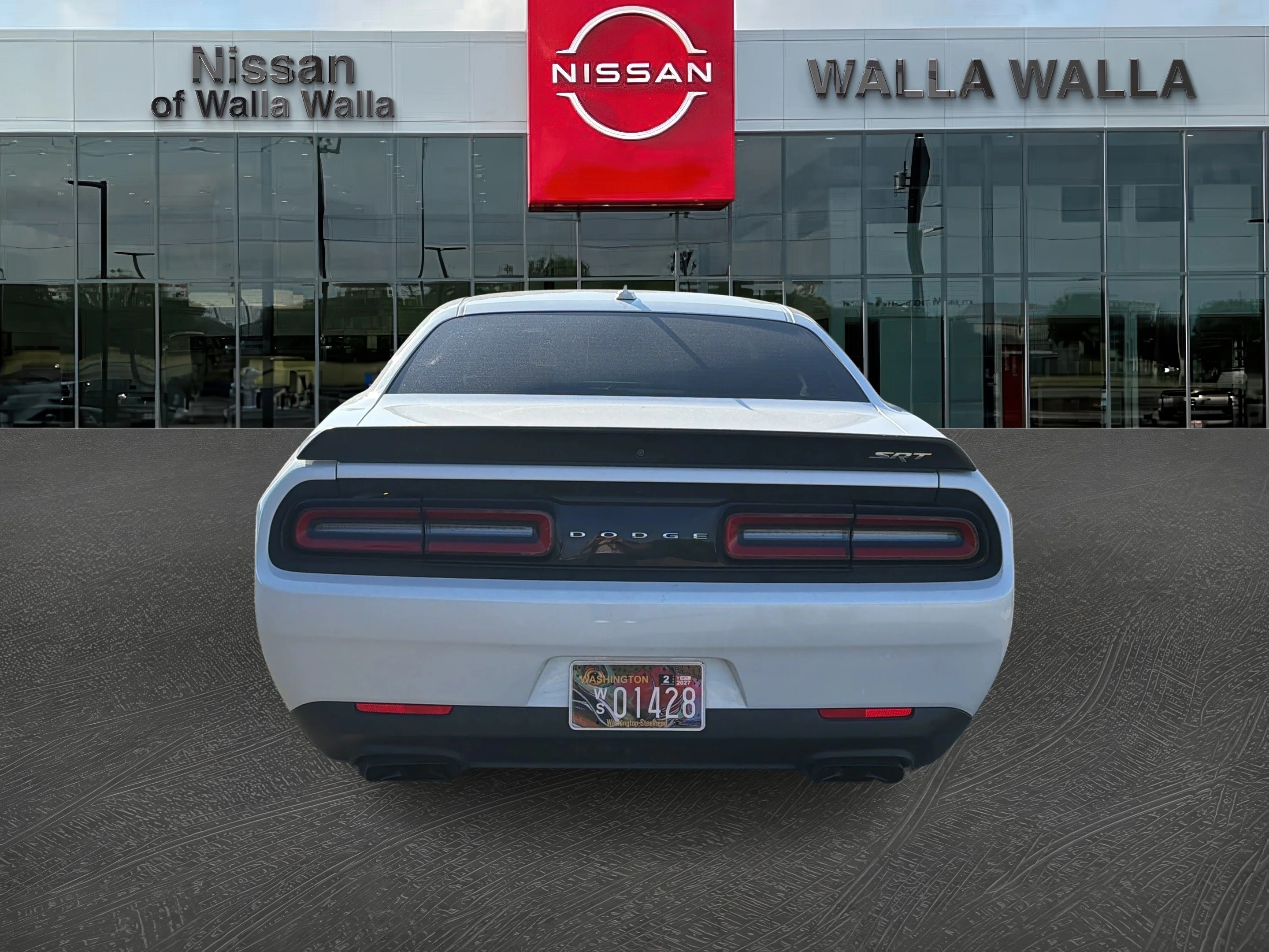 2016 Dodge Challenger SRT - Photo 6