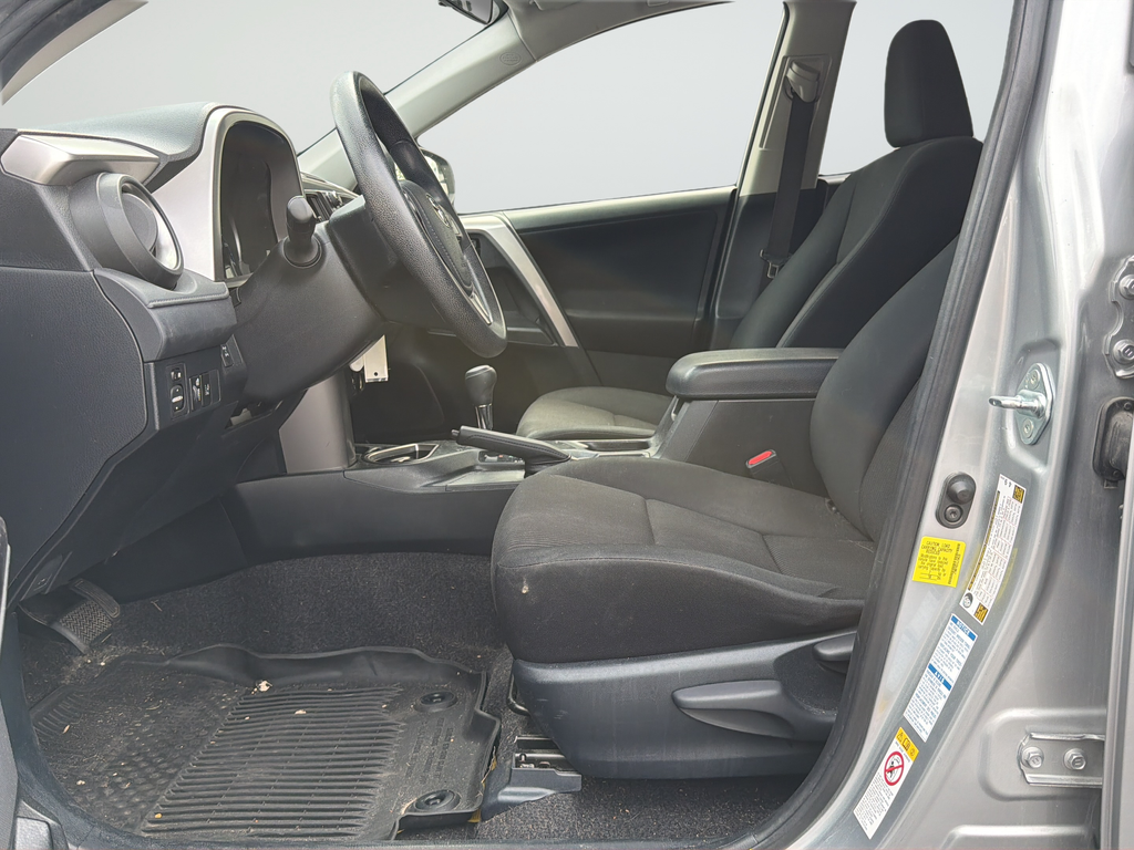 Used 2018 Silver Toyota LE image 10