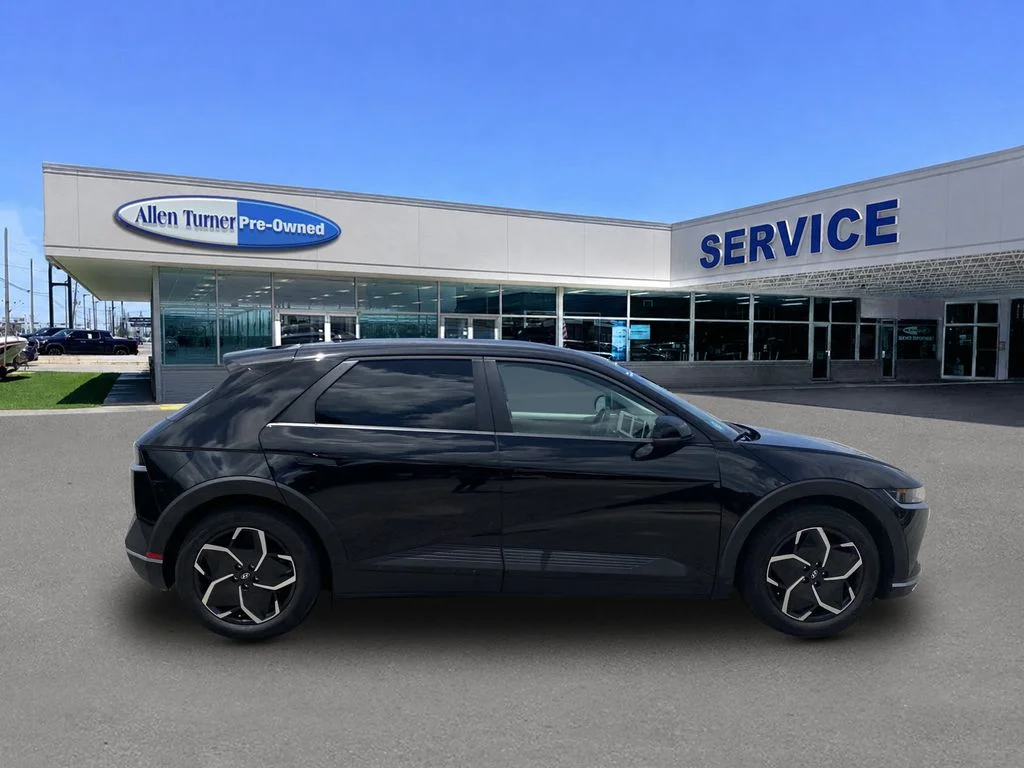 Used 2024 Abyss Black Hyundai SEL image 9