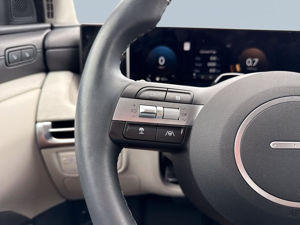 Used 2025 Ecotronic Gray Hyundai Limited image 19