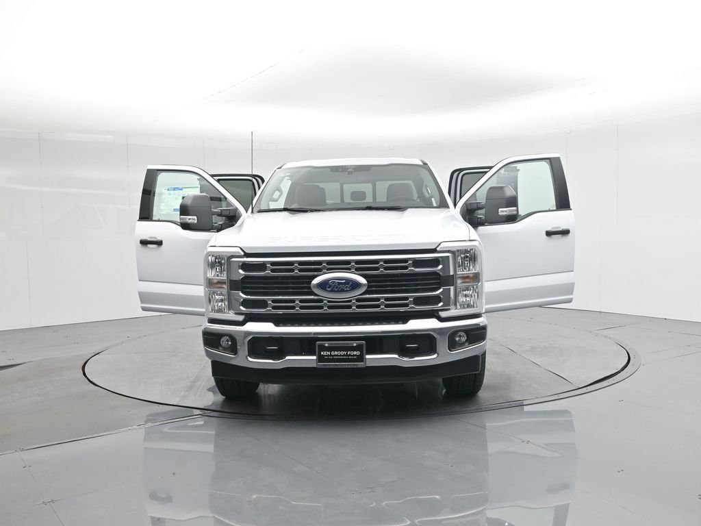 New 2026 Oxford White Ford XLT image 25