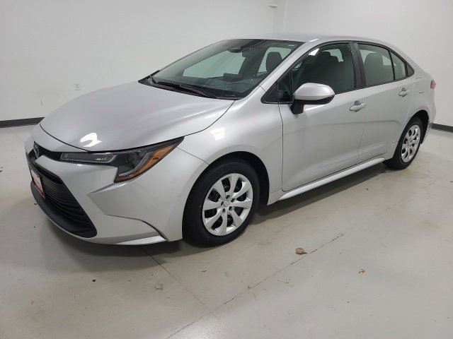 Used 2024 Classic Silver Metallic Toyota LE image 3