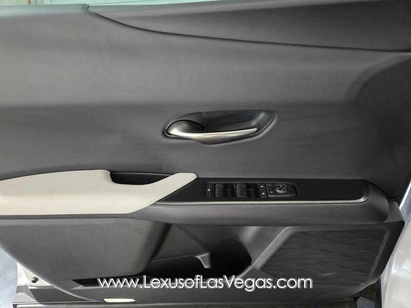 2025 Lexus UX 300h Premium - Photo 16