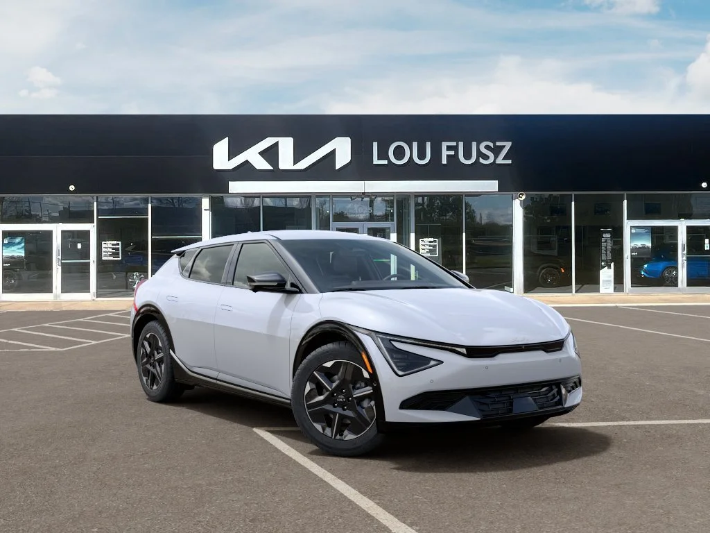 New 2026 Glacial White Pearl Kia Wind image 8