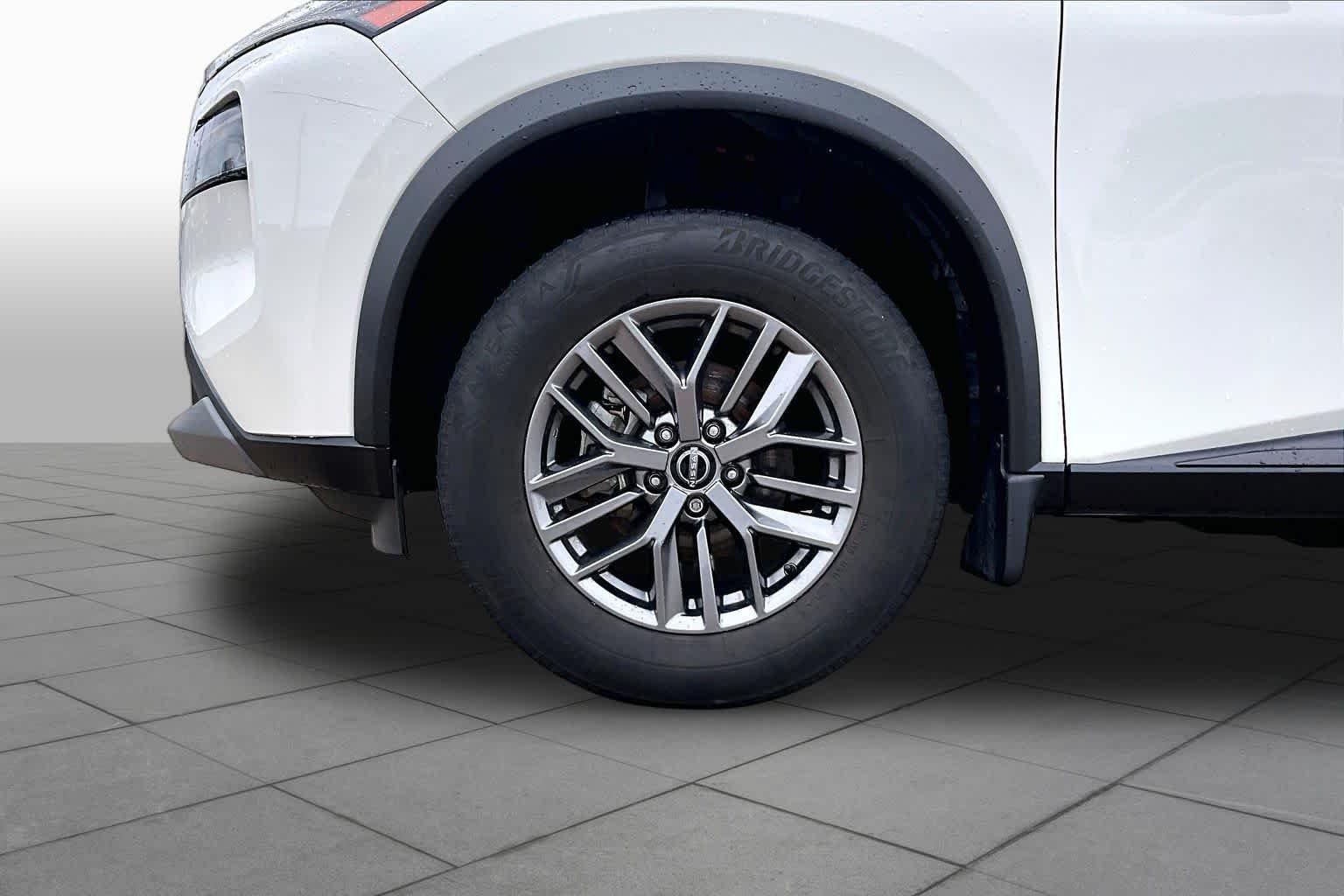 Used 2023 Glacier White Nissan S image 11
