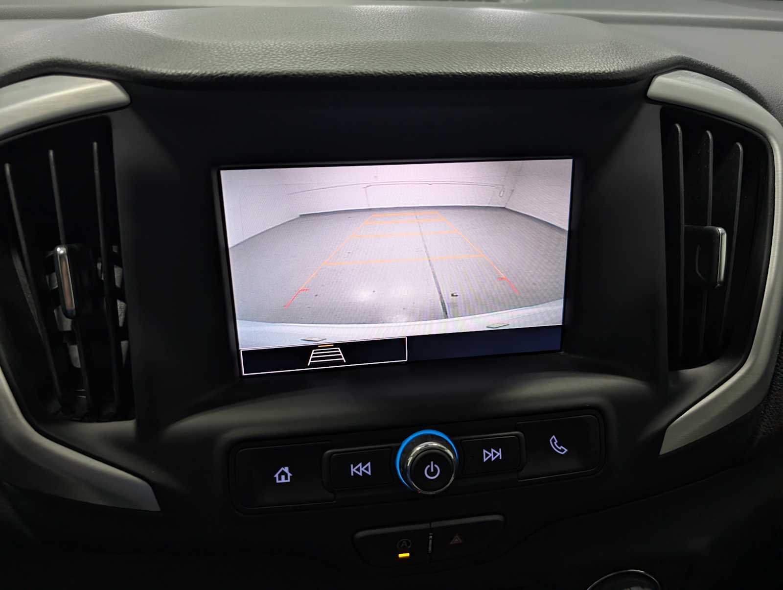 Used 2023 Summit White GMC SLE image 22