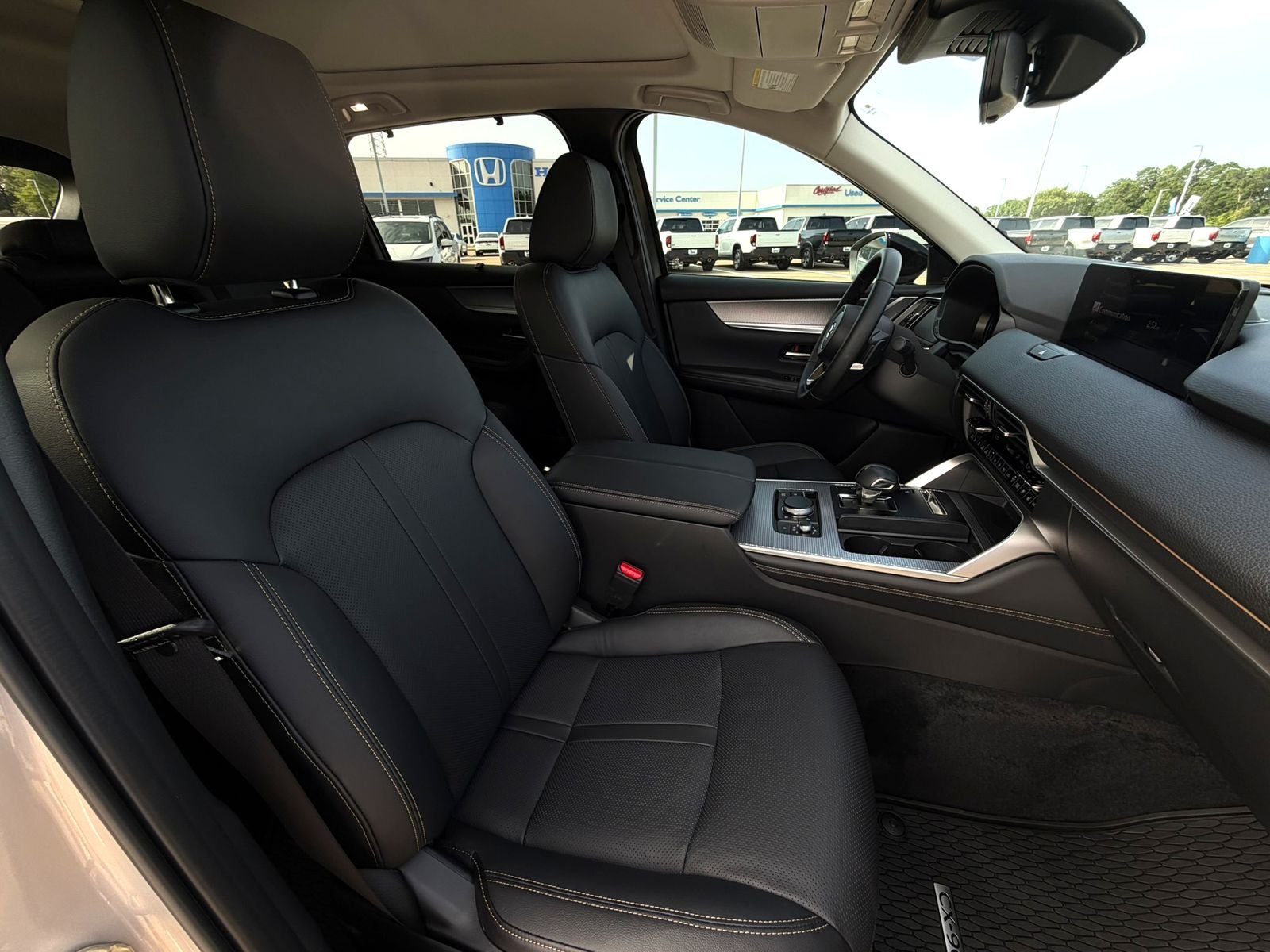 Used 2026 Platinum Quartz Mazda Premium image 13