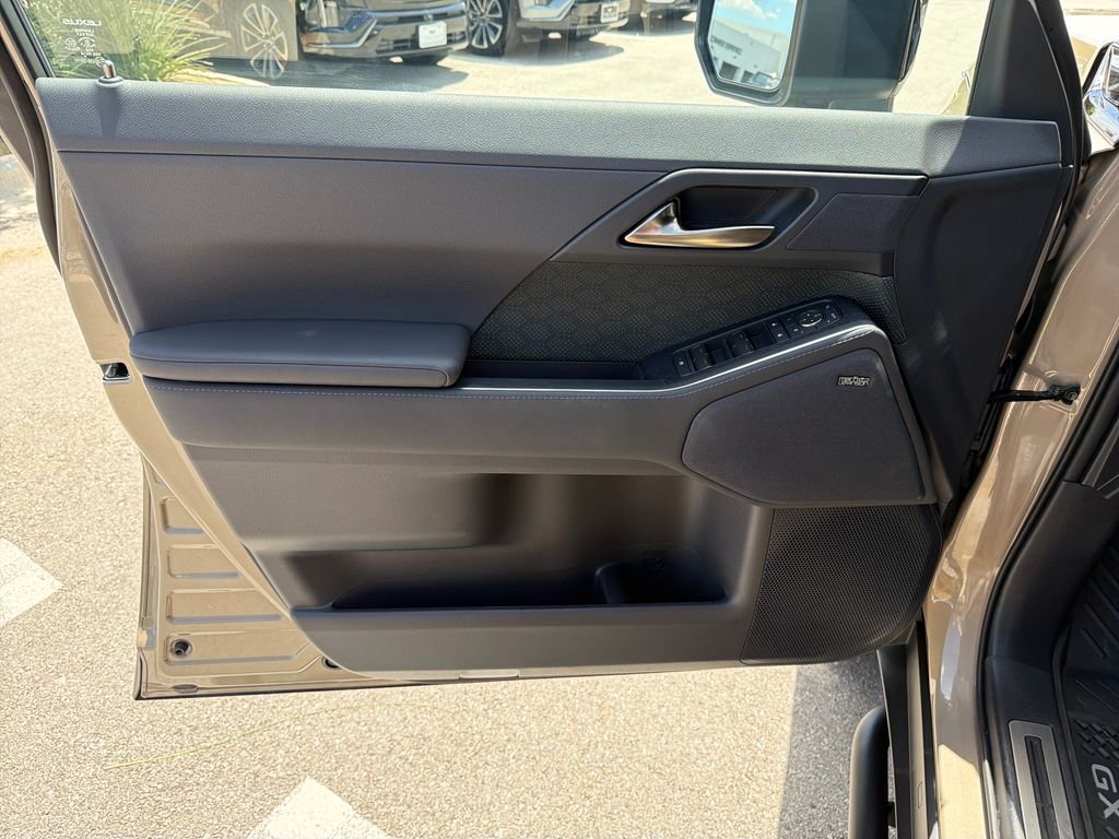 Used 2025 Black Lexus 550 Overtrail+ image 18