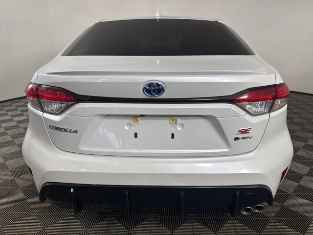 Used 2025 Pearl Toyota SE image 21