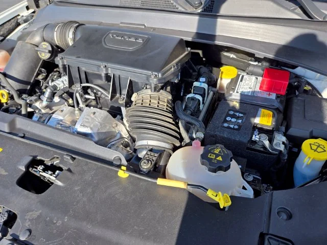 Used 2024 White Jeep Latitude image 23