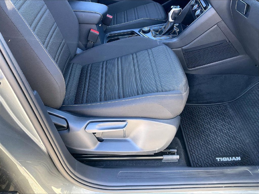 Used 2024 Platinum Gray Metallic Volkswagen 2.0T S image 34