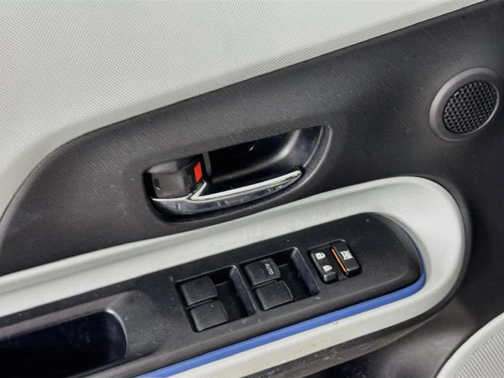 Used 2013 Super White Toyota Two image 20