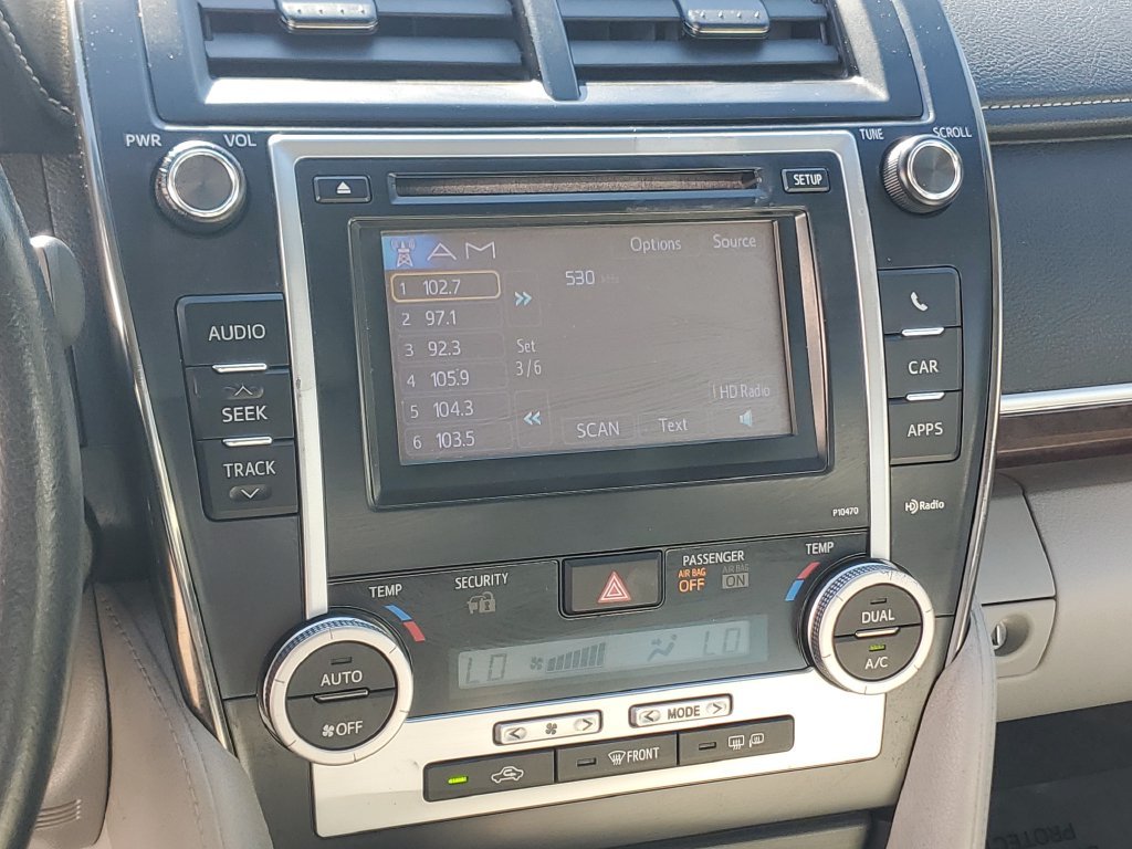 Used 2013 Cosmic Gray Mica Toyota XLE image 27