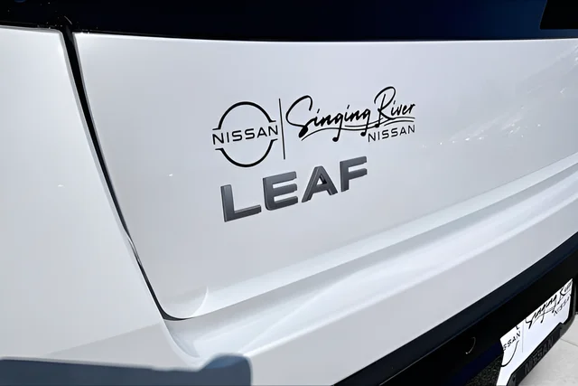 New 2026 Everest White Pearl TriCoat / Super Black Two-tone Nissan SV+ image 15