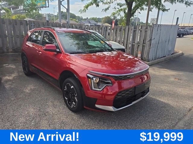 Used 2023  Kia Wind image 13