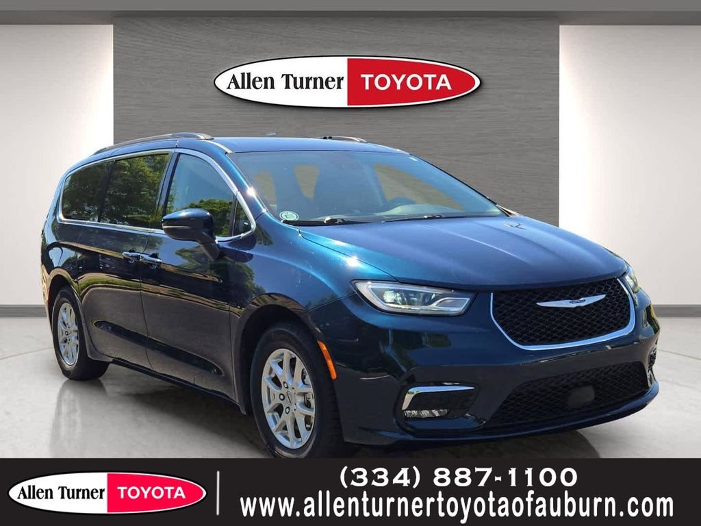 2022 Chrysler Pacifica Touring L's photo