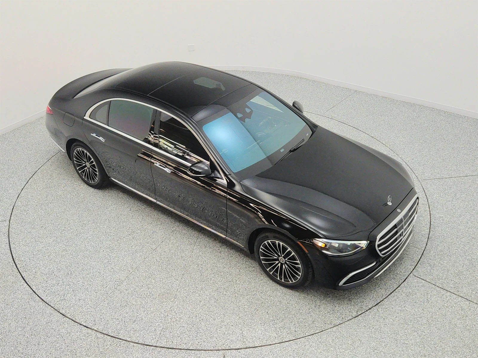 Used 2023 Obsidian Black Mercedes-Benz S 580e 4MATIC® Sedan image 24