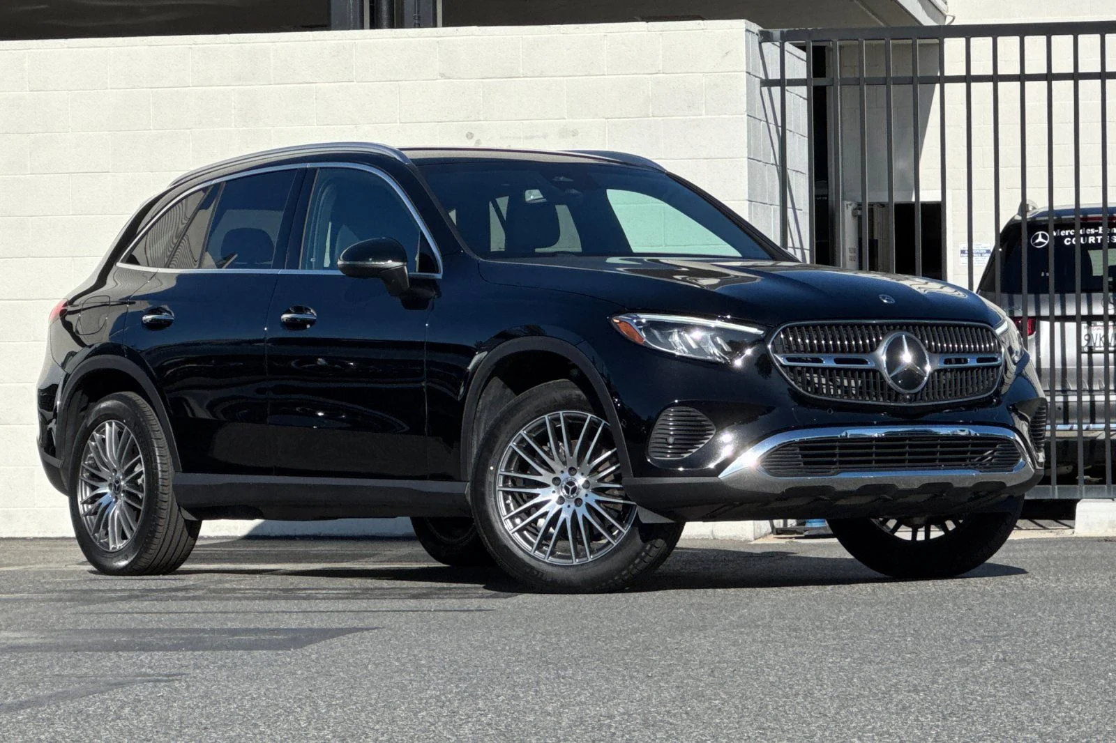 Certified Used 2025 Black Mercedes-Benz GLC 300 image 2
