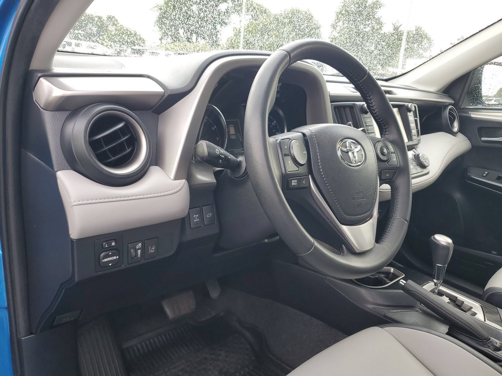 2018 Toyota RAV4 Limited - Photo 15
