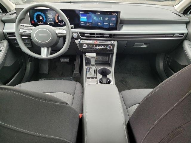 New 2026 White Hyundai SE image 37