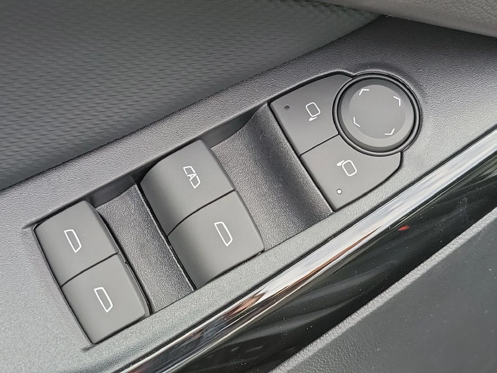 New 2027 Sterling Gray Metallic Chevrolet LT image 23