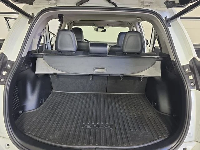 Used 2018 Blizzard Pearl Toyota Limited image 28