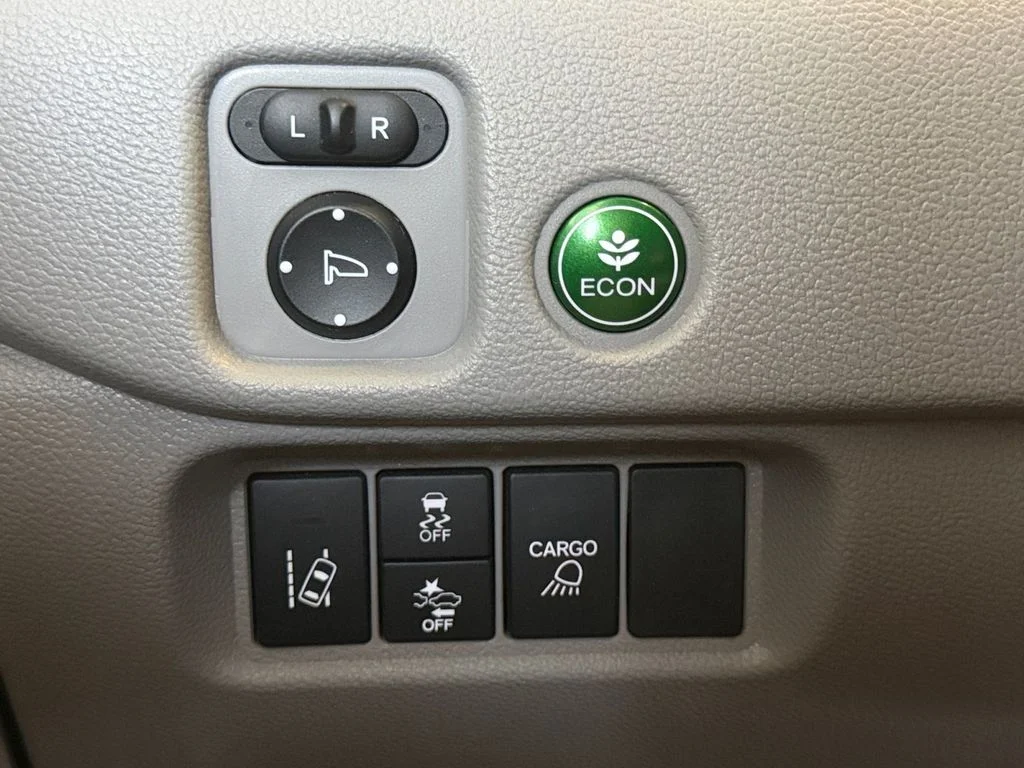 Used 2024 White Honda RTL image 25