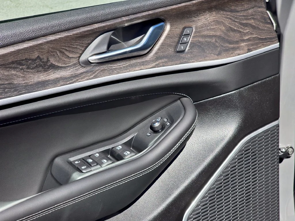 New 2027 Gray Jeep Limited Reserve image 34