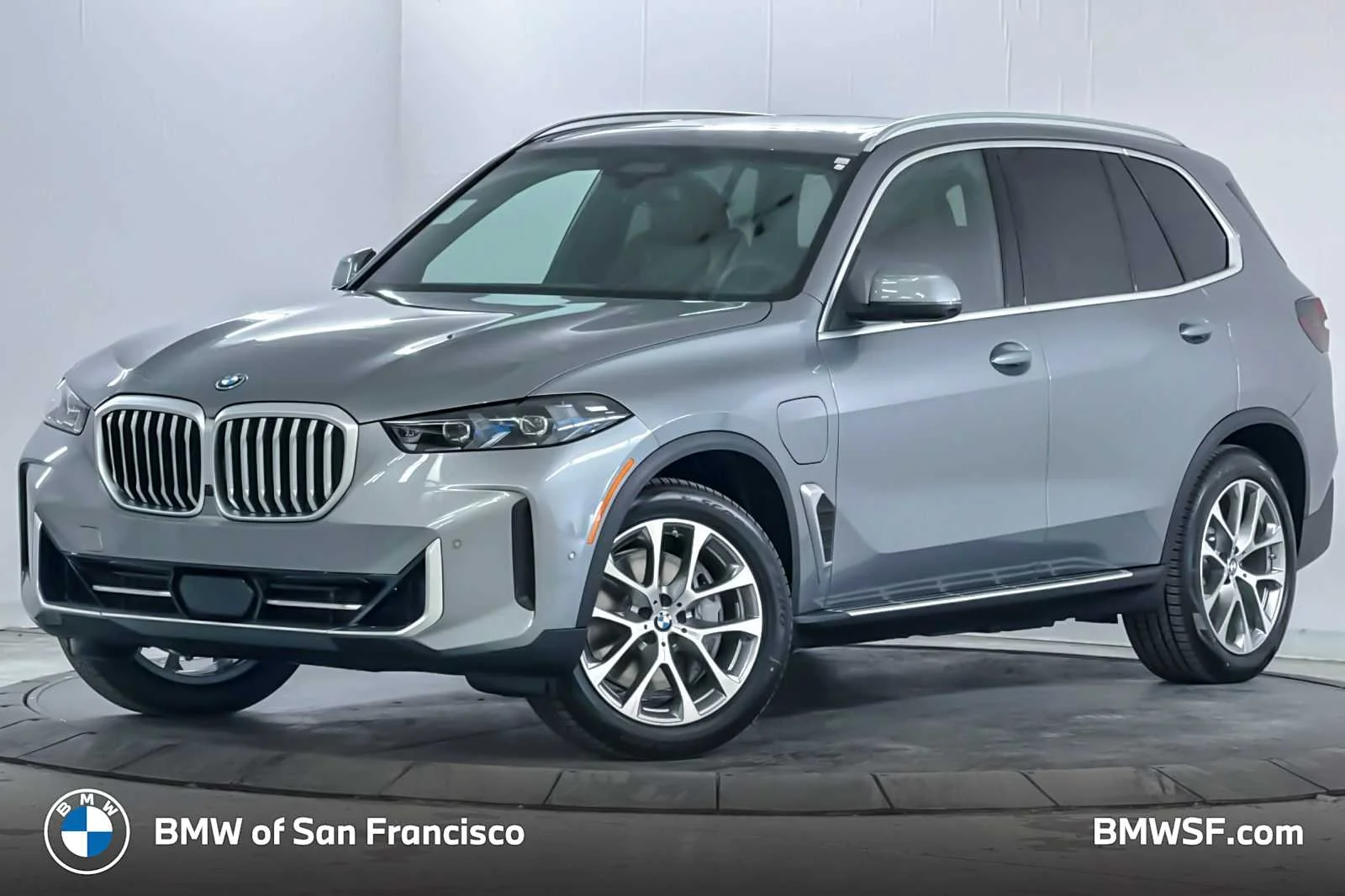 2026 BMW X5 xDrive50e's photo