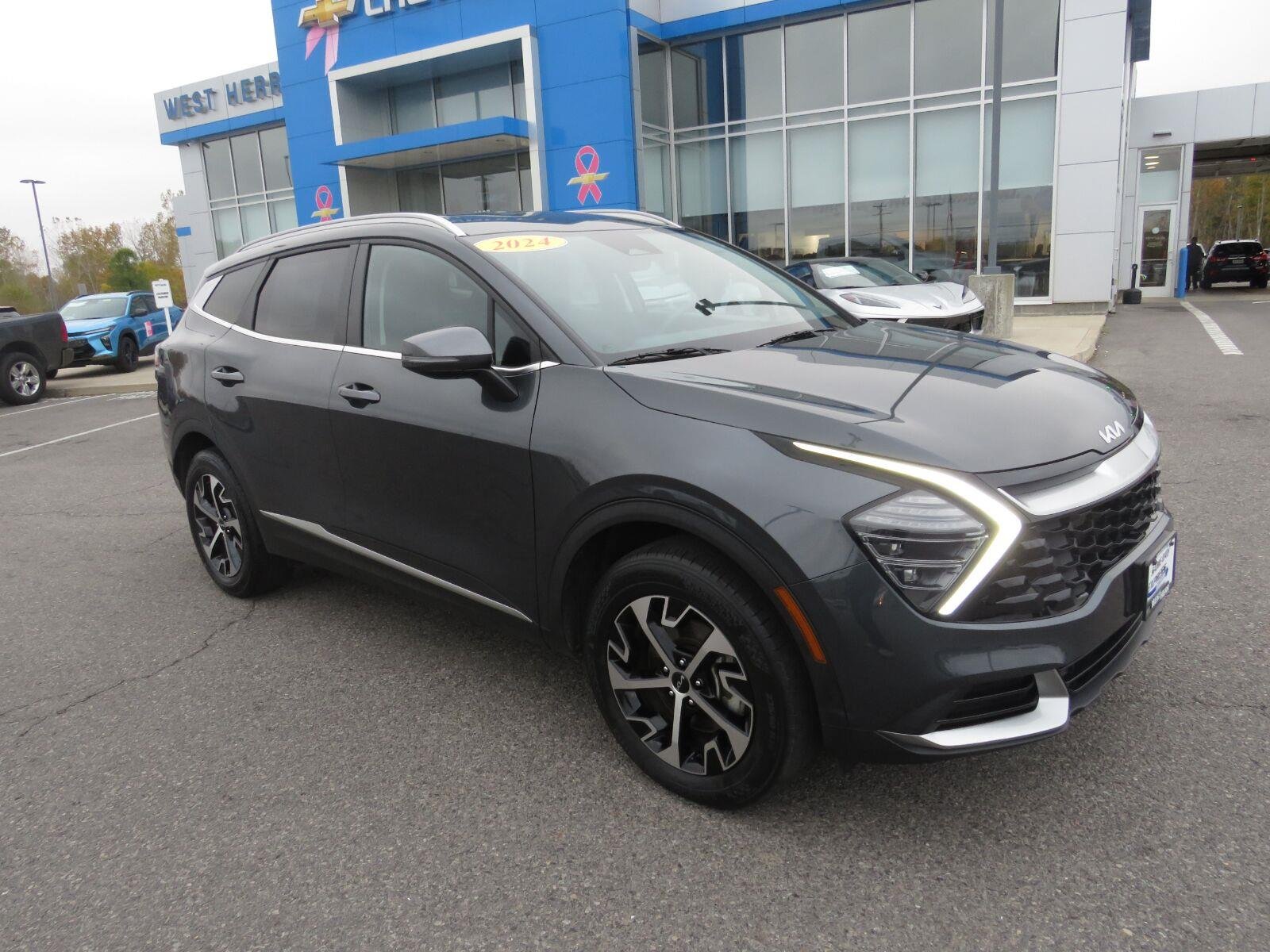 Used 2024 Gravity Gray Kia EX image 5