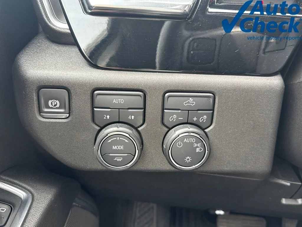 Used 2024 Gray Chevrolet LT image 17