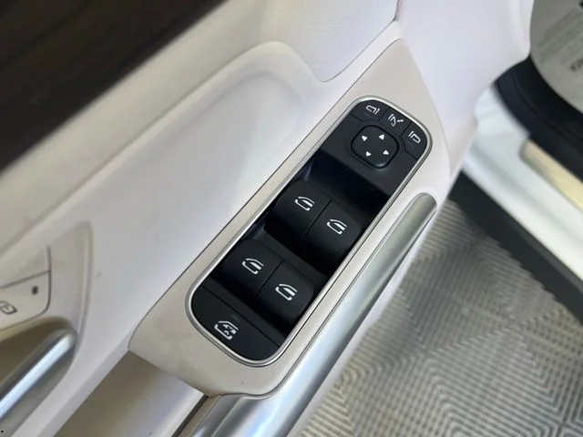 New 2026 Polar White Mercedes-Benz GLA 250 image 19