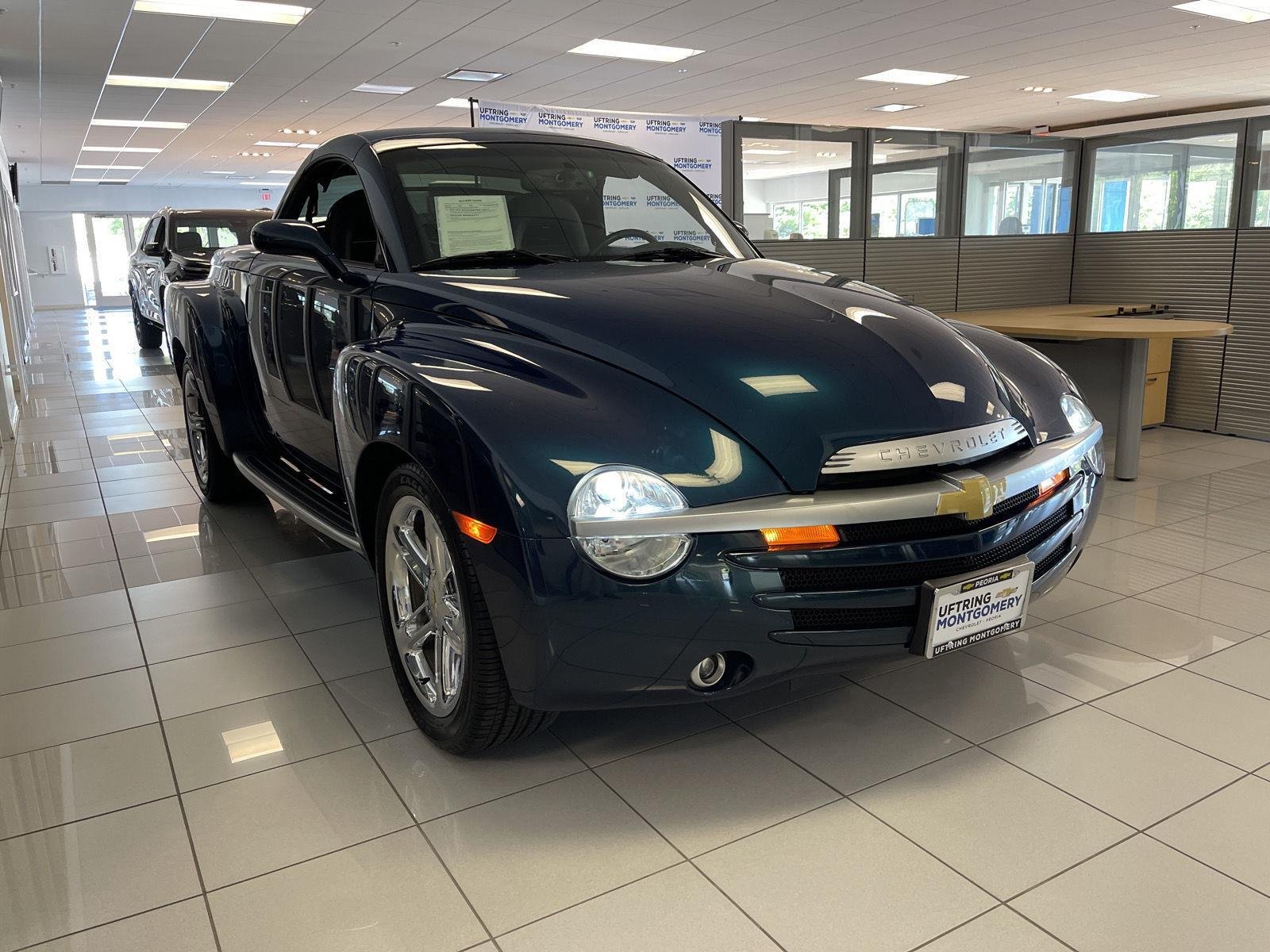 Used 2005 Aqua Blur Metallic Chevrolet LS image 5
