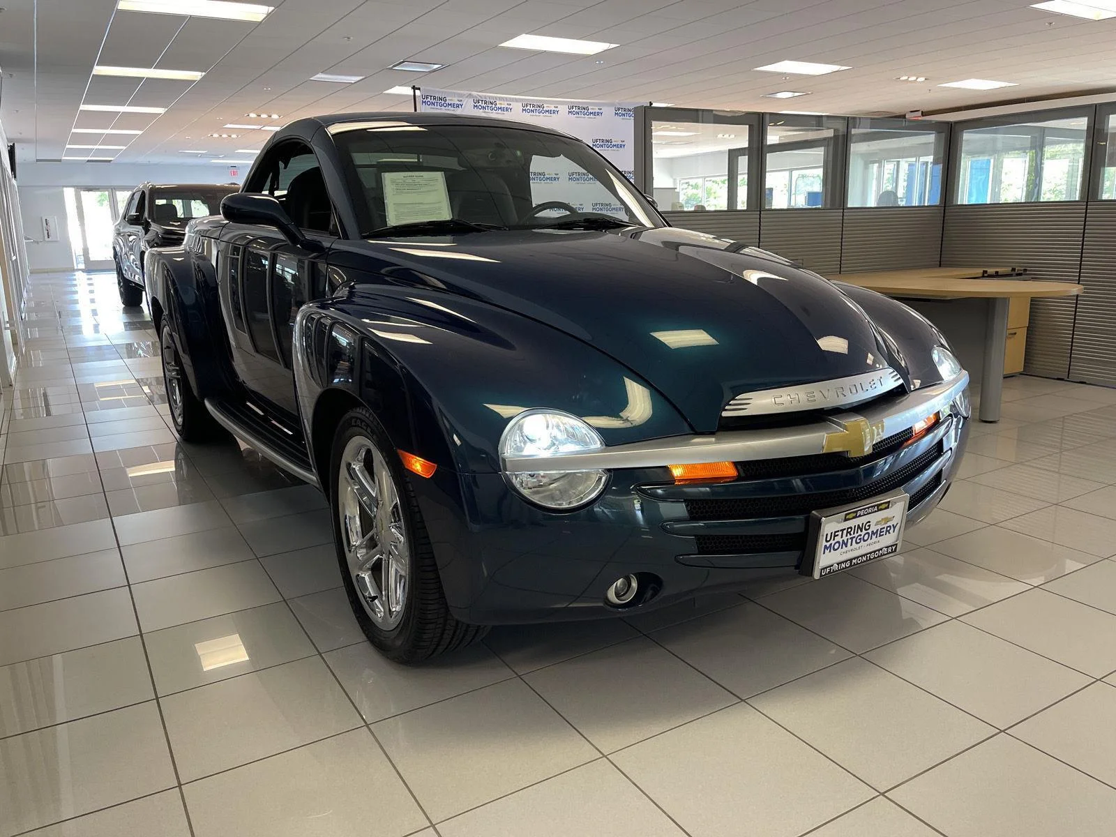 Used 2005 Aqua Blur Metallic Chevrolet LS image 5