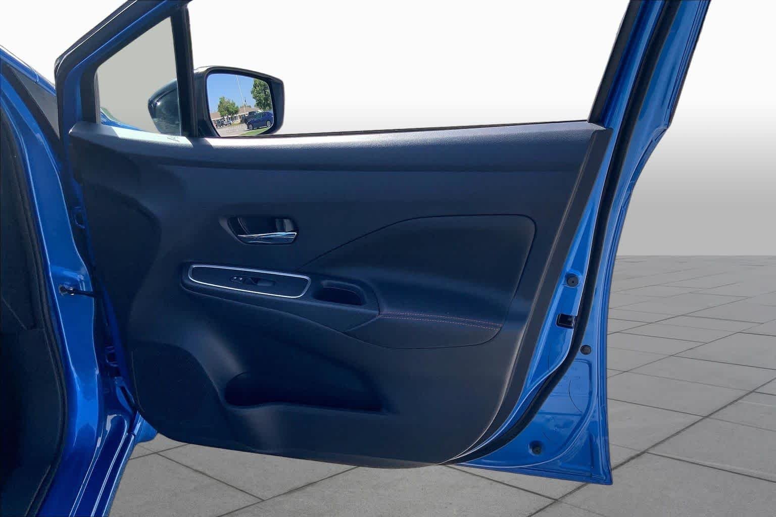 Used 2024 Electric Blue Metallic Nissan SR image 21