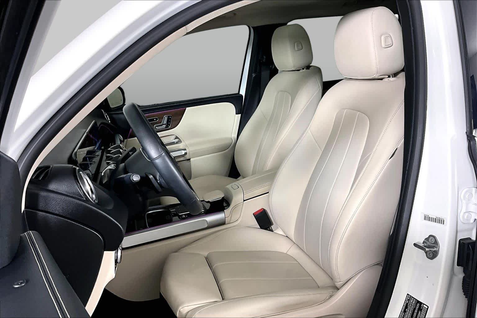 Used 2022 Polar White Mercedes-Benz GLB 250 image 8