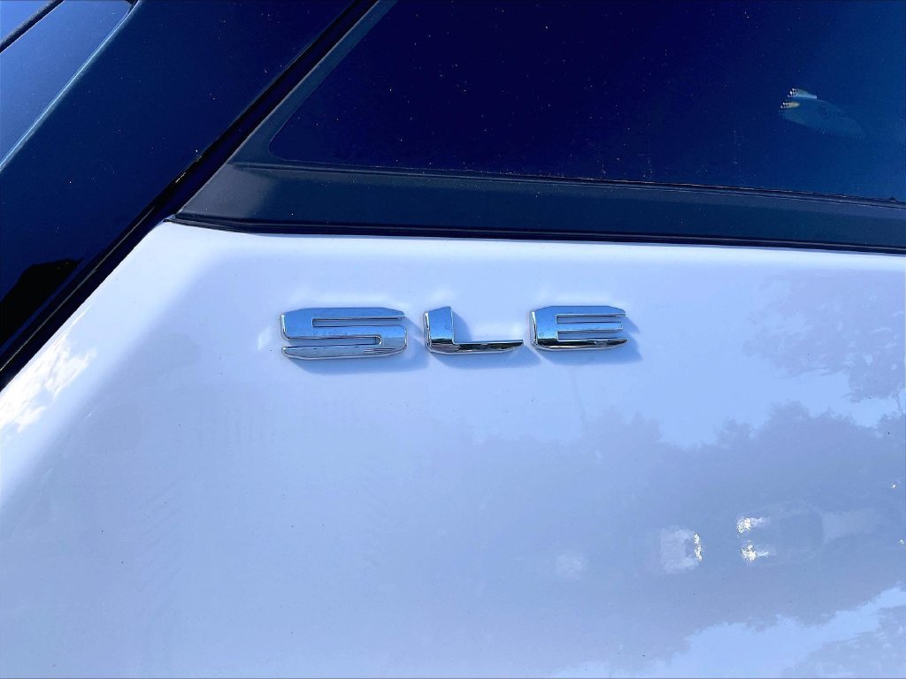 Used 2024 Summit White GMC SLE image 26
