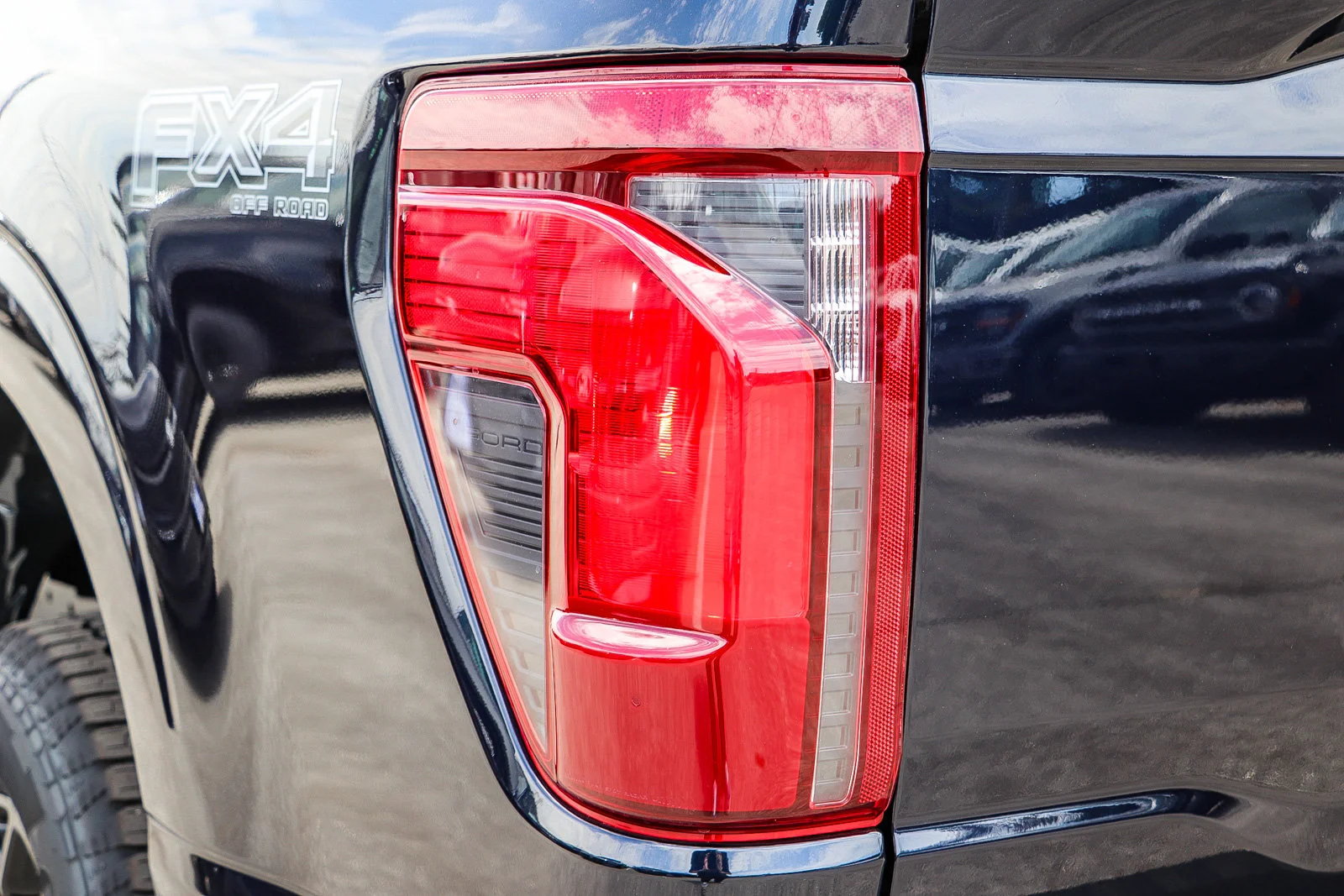 New 2026 Antimatter Blue Metallic Ford XLT image 9
