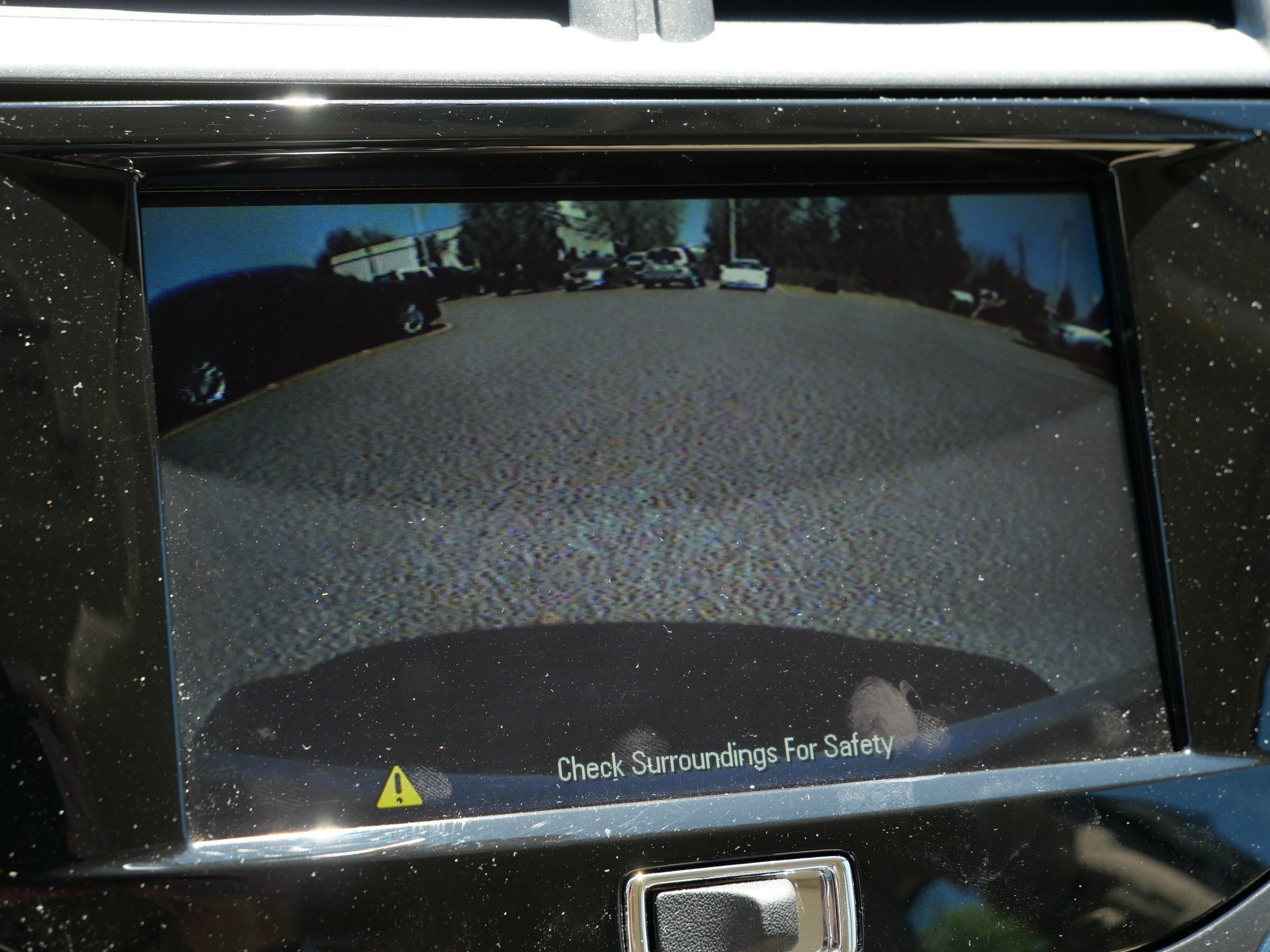 Used 2013 White Diamond Tricoat Chevrolet ECO image 32