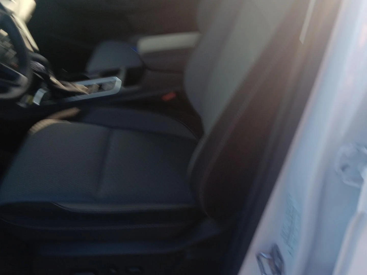 Used 2019 Oxford White Ford SE image 14