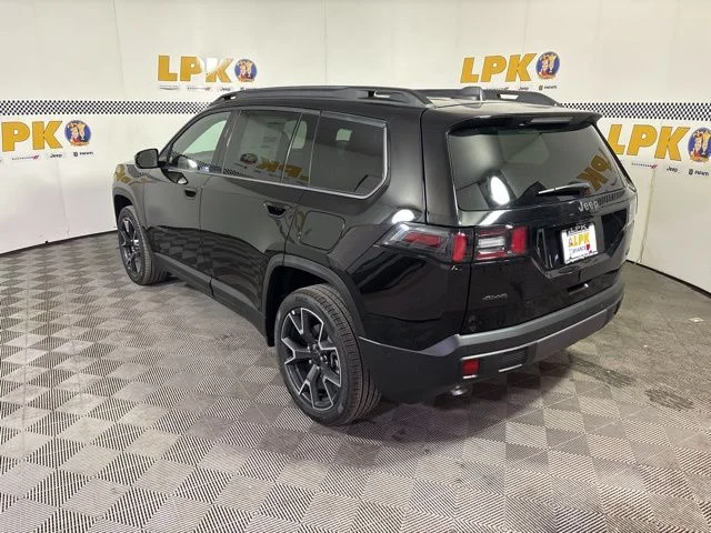 New 2026 Diamond Black Crystal Pearl-Coat Exterior Paint Jeep Overland image 5
