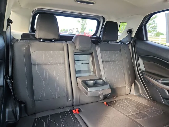 Used 2019 Silver Ford SE image 30