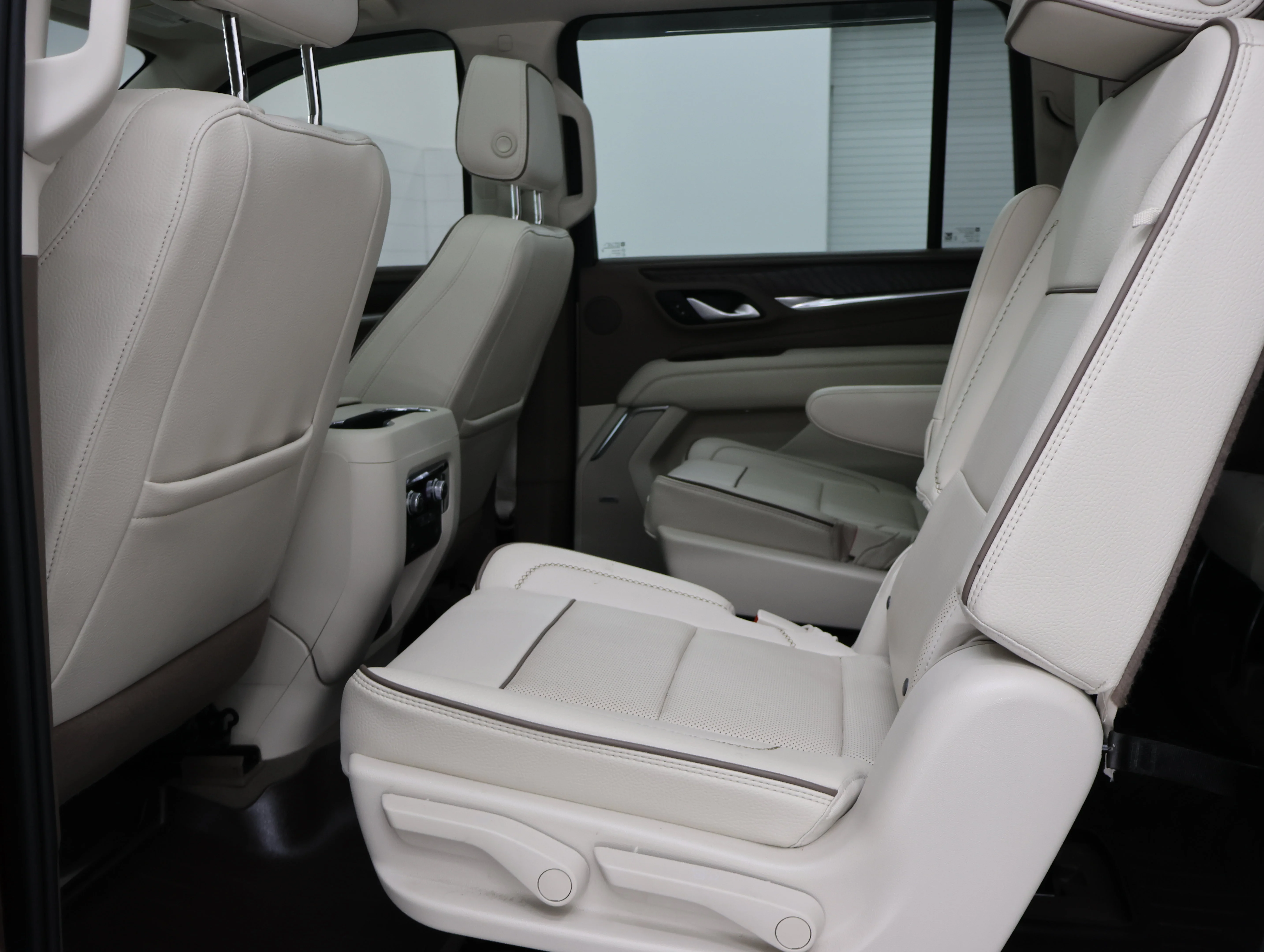 Used 2022 Redwood Metallic GMC Denali image 40