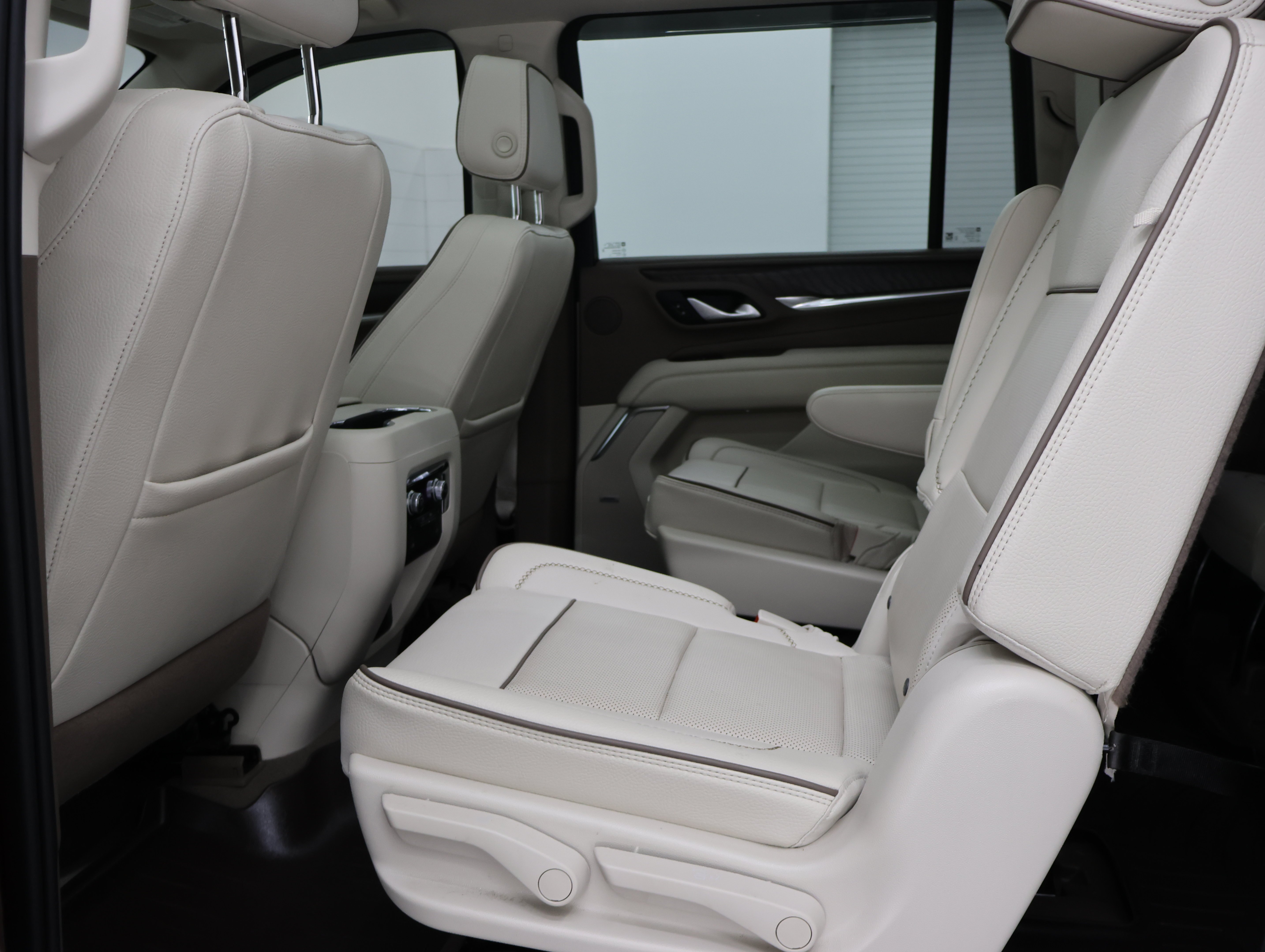 Used 2022 Redwood Metallic GMC Denali image 40