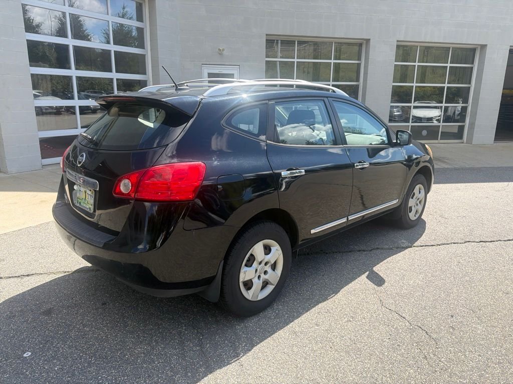 Used 2015 Black Nissan S image 2