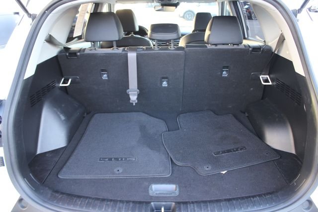 Used 2023 White Kia S image 25