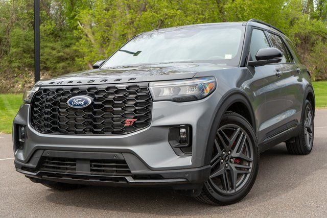 Used 2025 Carbonized Gray Metallic Ford ST image 1
