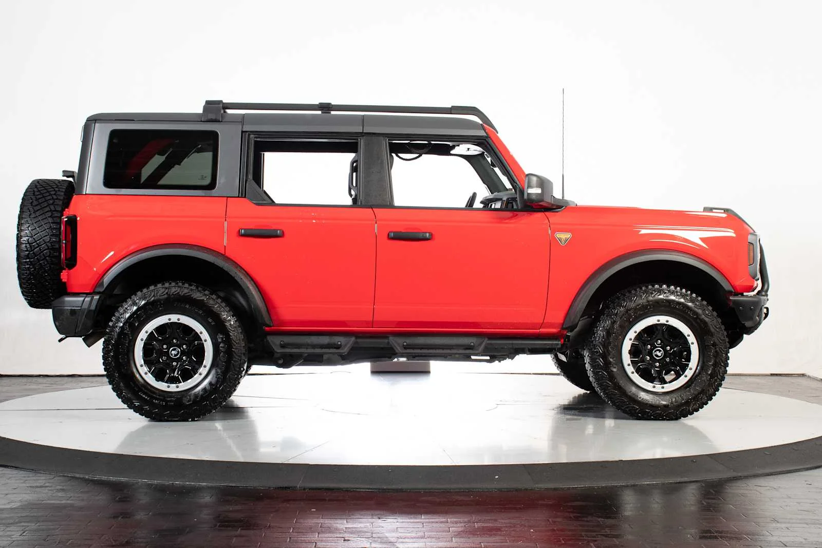 Used 2023 Race Red Ford Badlands image 7