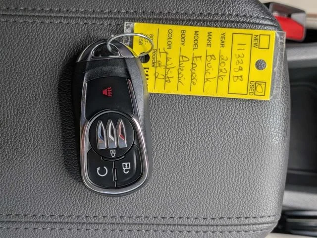 Used 2026 White Frost Tricoat Buick Avenir image 32